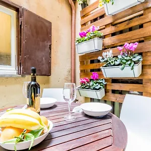  Apartment Trevi Fountain Garden